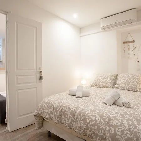 Sublime 5 Mins A Pied Du Palais Des Festivals By Halldis *